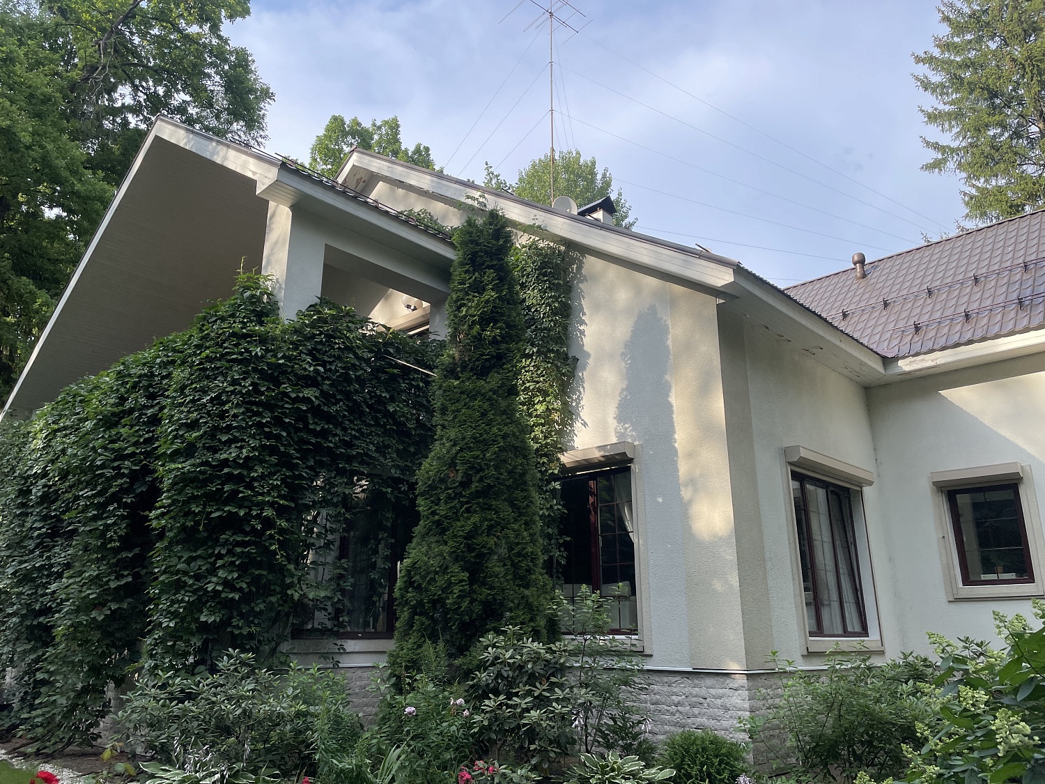 Residential Building Facade and Roof Restoration